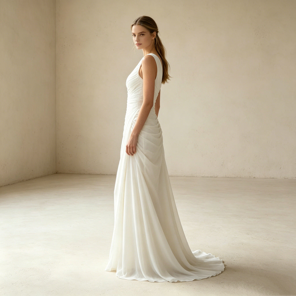 Elegantes One-Shoulder Abendkleid in Weiß – Figurbetontes Maxi-Festkleid mit Raffung