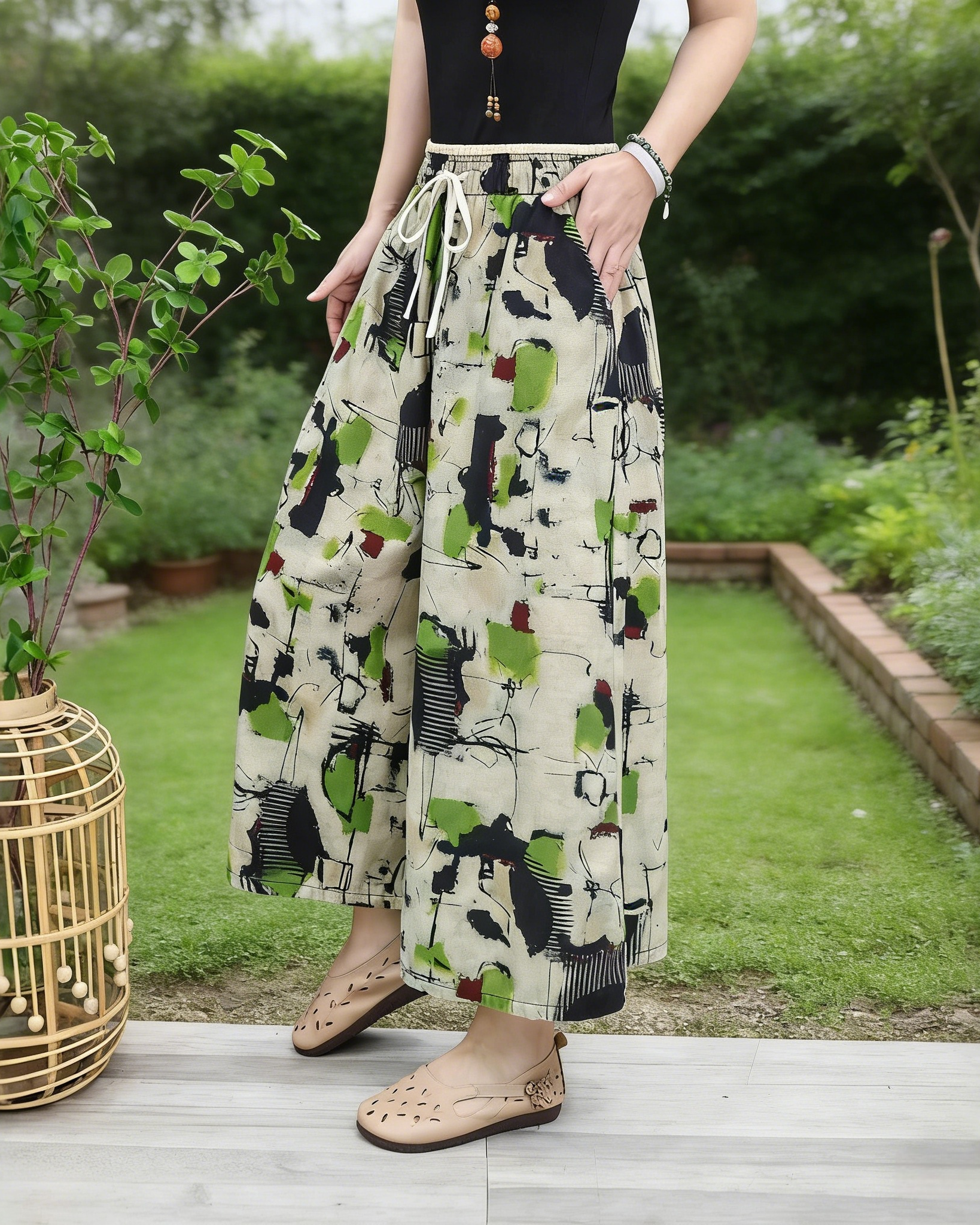 Boho Damen Weite Hose Beige: Luftige Freizeithose mit Grün-Schwarzem Ethno-Print, Bequeme Leinenoptik-Culotte mit Kordelzug Einheitsgröße