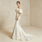 Schulterfreies Meerjungfrau Abendkleid mit Rüschen – Satin Maxikleid