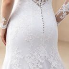 Elegantes Meerjungfrau Abendkleid in Weiß mit Schleppe | Figurbetontes Spitzenkleid mit Langen Ärmeln und Transparentem Ausschnitt