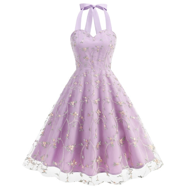 Elegantes Neckholder-Abendkleid in A-Linie mit Filigraner Floralem Stickerei und Tüllrock