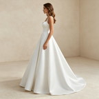 Bodenlanges A-Linien Festkleid Weiß mit Schleppe | Minimalistisches Maxikleid