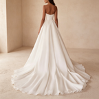 Eleganteste A-Linien Abendkleid aus Satin mit Beinschlitz, Herz-Ausschnitt, Bodenlang Gala Kleid mit Schleppe Weiß