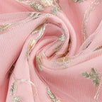 Elegantes Neckholder-Abendkleid in A-Linie mit Filigraner Floralem Stickerei und Tüllrock