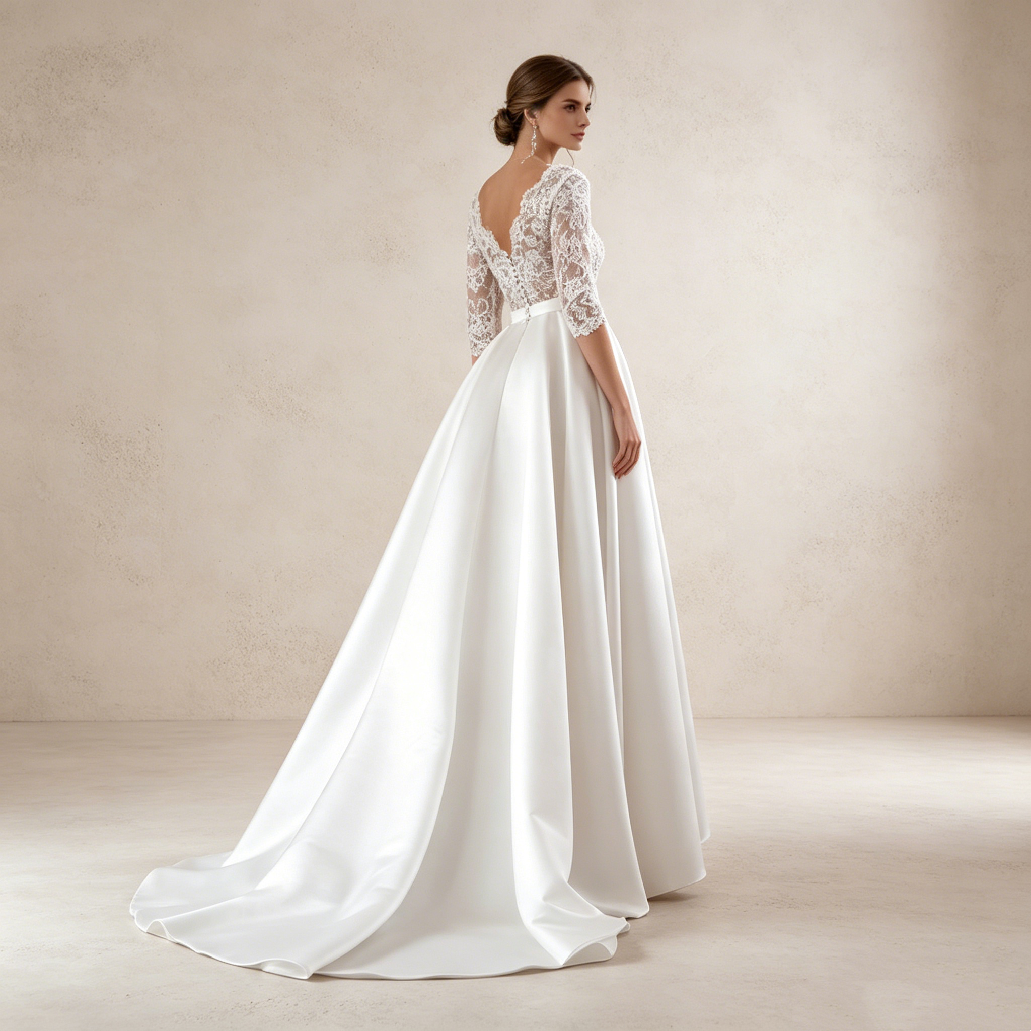 Elegantes A-Linien Abendkleid Weiß mit Schleppe | Spitzen-Oberteil mit 3/4-Ärmeln, Tiefem V-Ausschnitt und Fließendem Satinrock