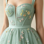 Elegantes Cocktailkleid kurz mit Blumenstickerei | Florales Tüll-Minikleid