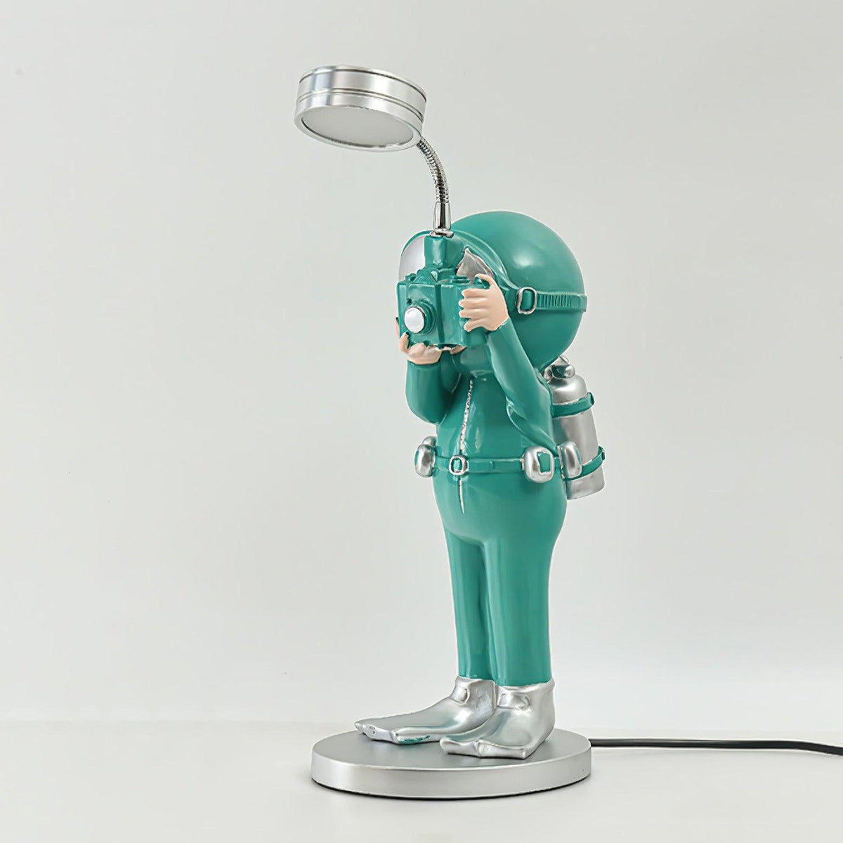 Adventurer Resin Table Lamp ∅ 7.1″ x H 10.6″ / Dia 17.5cm x H 26cm / Blue & Silver / US Plug Table lamp