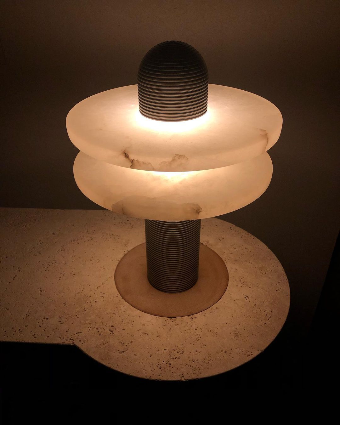 Alabaster Comet table lamp