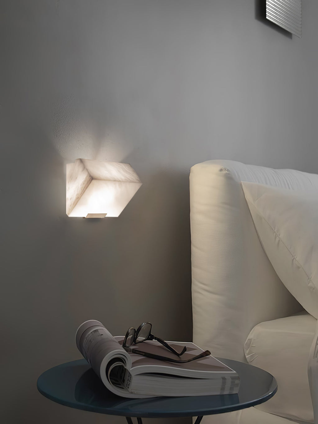Alabaster Staircase Plug-in Wall Lamp