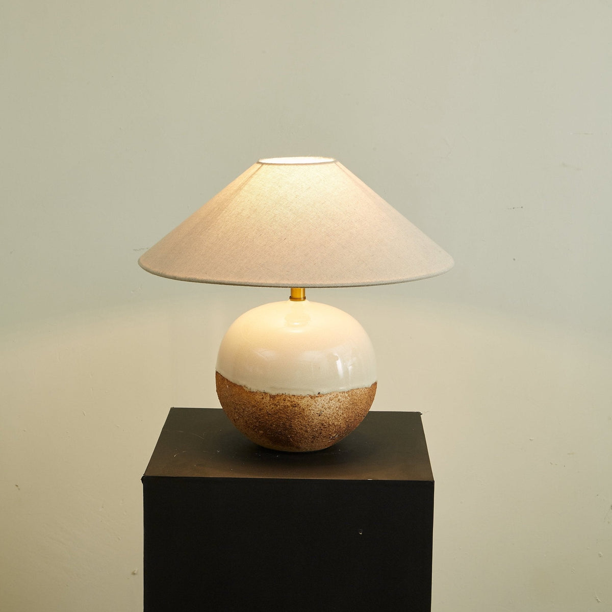 Alba Terra Table Lamp