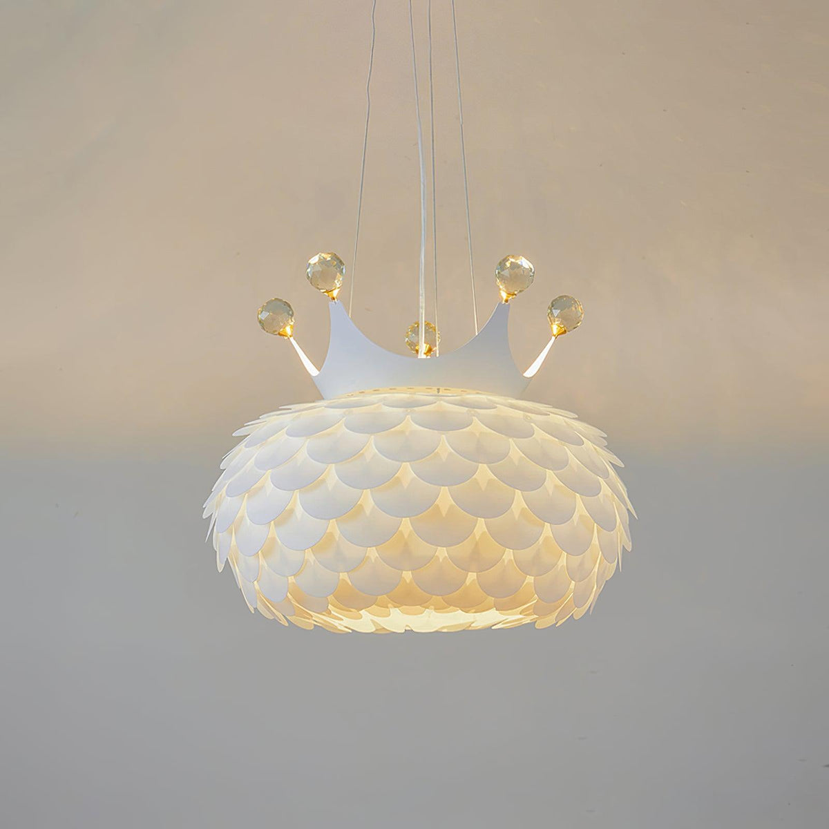 Aluvia Crown Pendant Lamp ∅ 11.8″ x H 16.5″ / Dia 30cm x H 42cm / White Pendant light