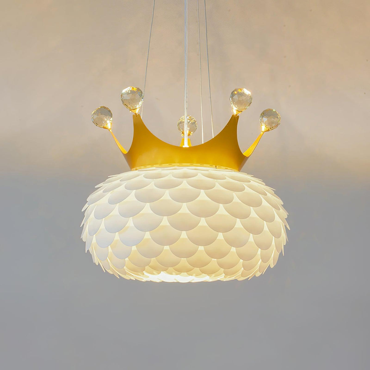 Aluvia Crown Pendant Lamp ∅ 11.8″ x H 16.5″ / Dia 30cm x H 42cm / Gold Pendant light