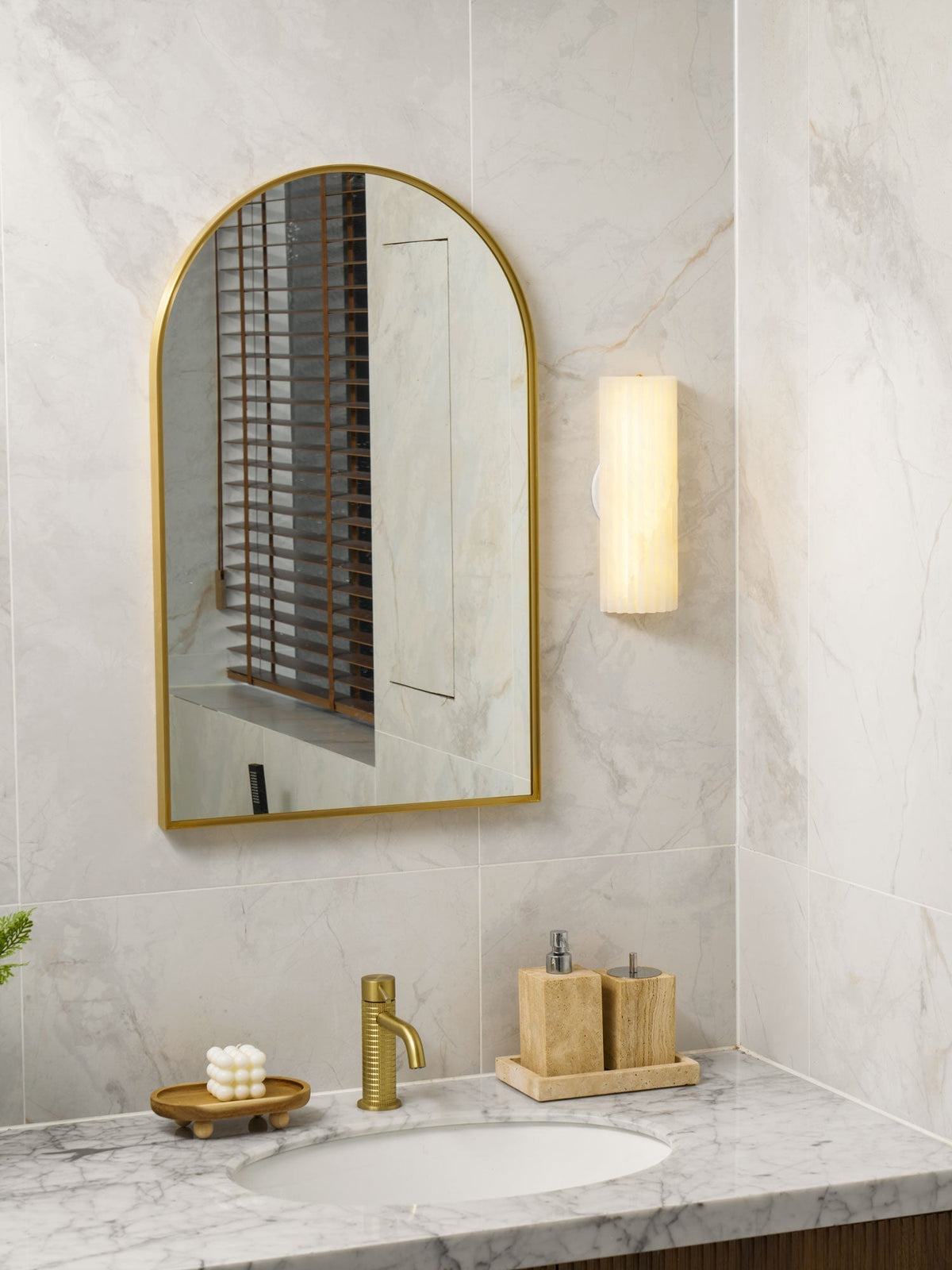 Alvia Alabaster Wall Light 1001 Wall lamp