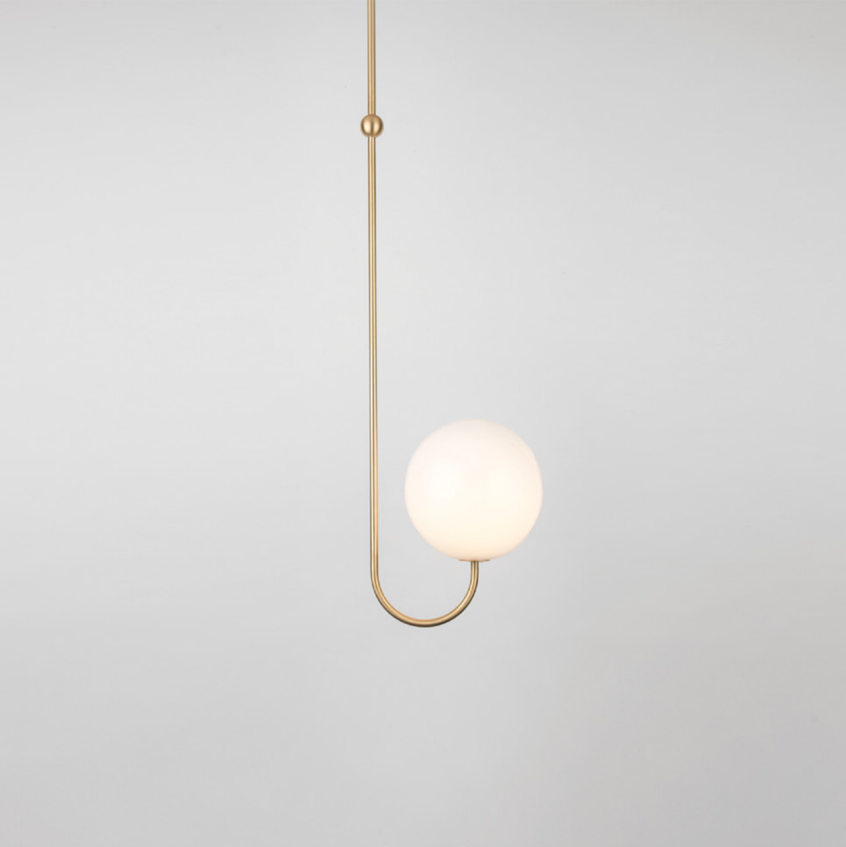 Angle Pendant Light 1 head ∅ 7.5″ x H 34.6″ / Dia 19cm x H 88cm / Polished Brass Pendant light