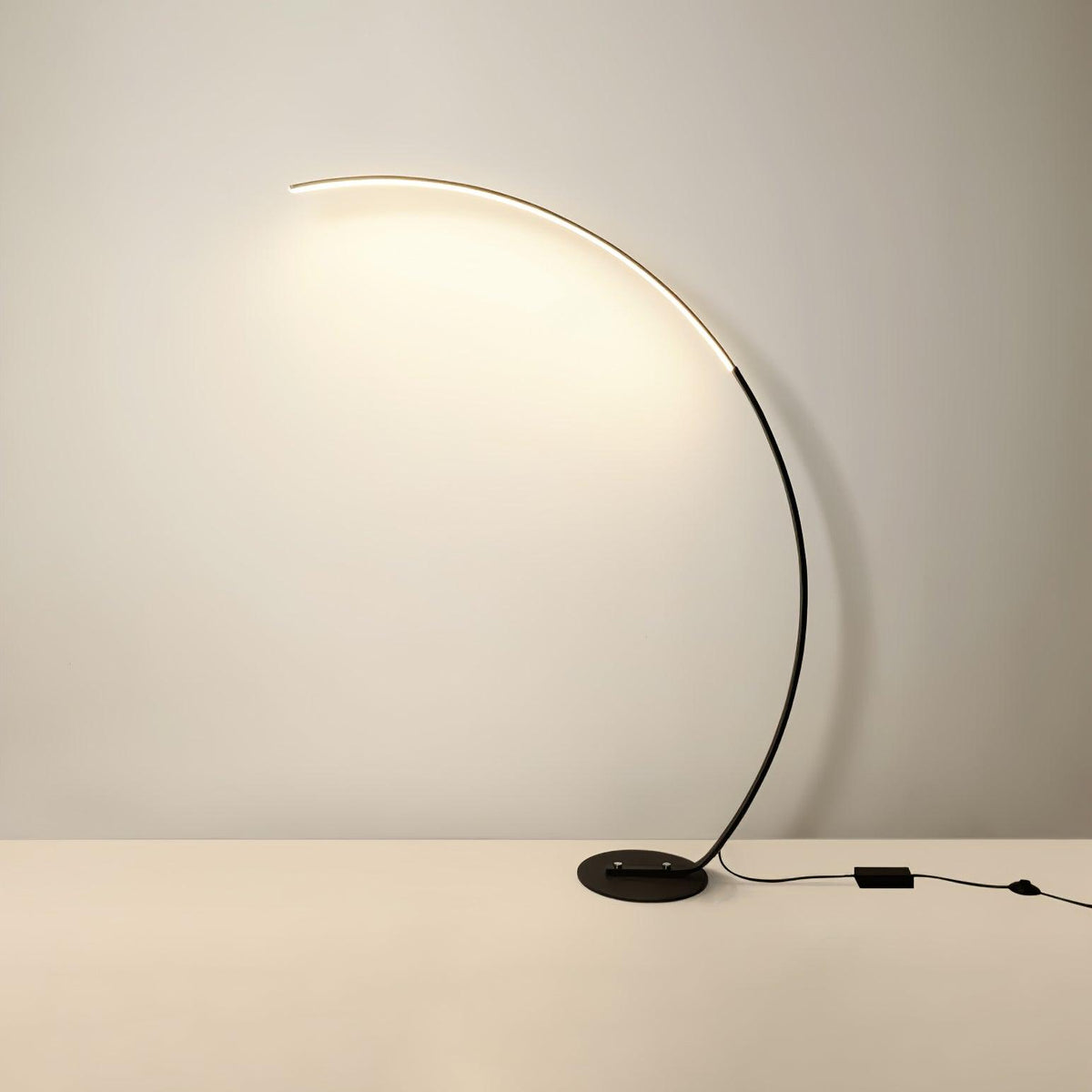 Arc Floor Lamp W 47.2″ x H 66.9″ / W 120cm x H 170cm / Black / US Plug Floor lamp