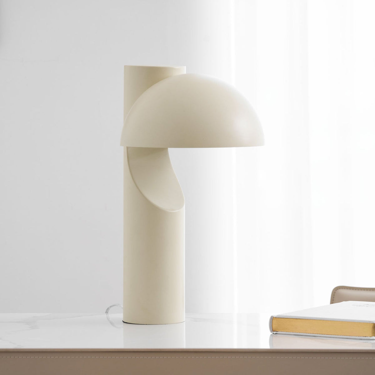 Arcora Minimalist Table Lamp