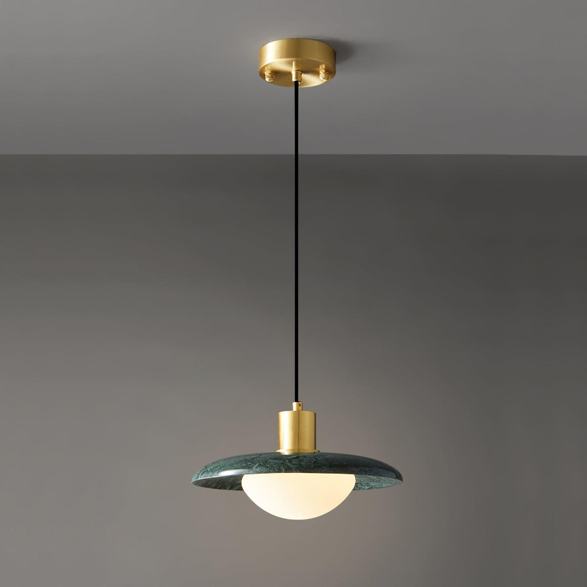 Arundel Mushroom Pendant Light ∅ 9.8″ x H 5.1″ / Dia 25cm x H 13cm / Brass & Green Pendant light