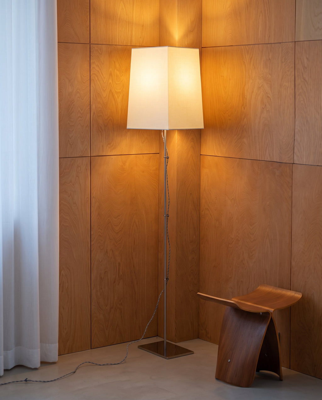 Ateel Slender Floor Lamp