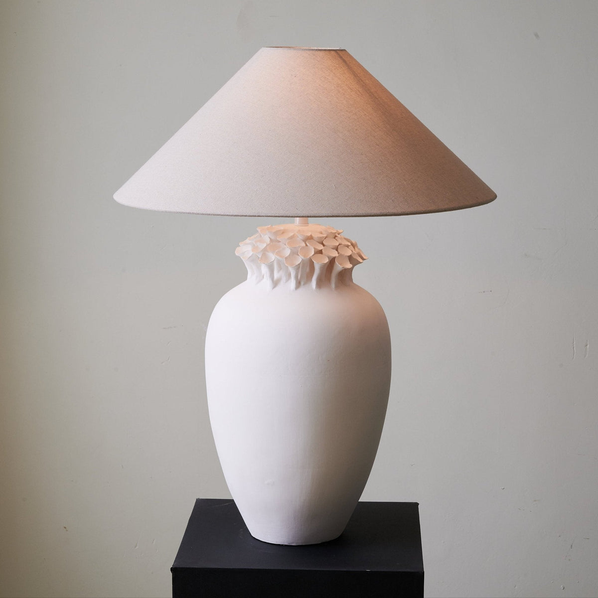 Blossom Crest Ceramic Table Lamp