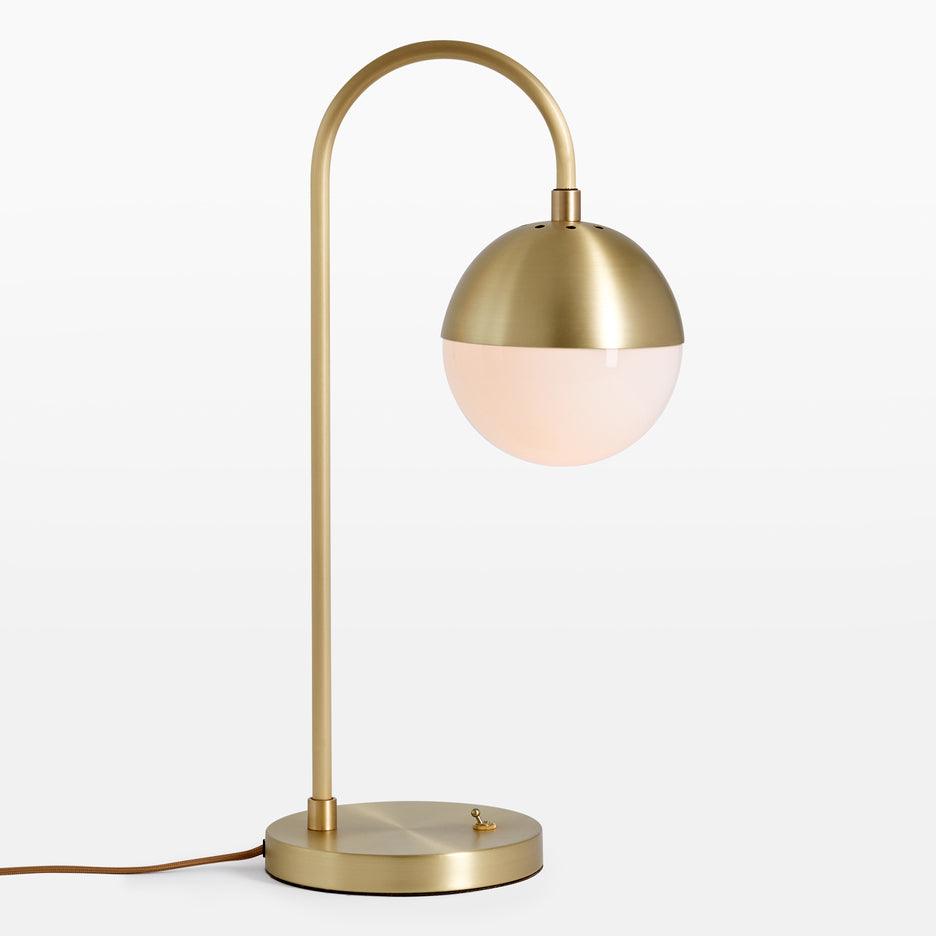 Cedar Moss Table Lamp ∅ 7″ x H 21″ / Dia 18cm x H 53cm / Brass / US Plug Table lamp