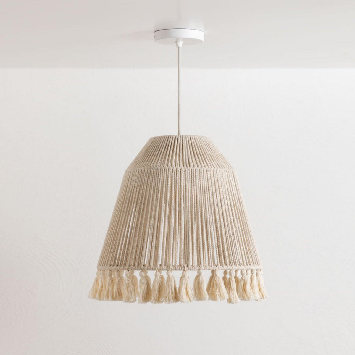 Chase Tassel Pendant Light ∅ 16.1″ x H 15.7″ / Dia 41cm x H 40cm / Beige Pendant light