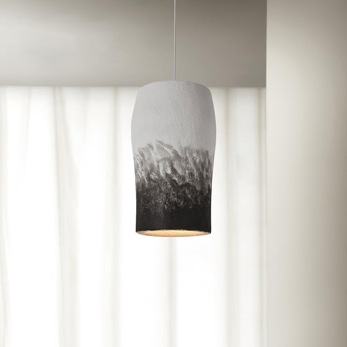 Crust Thin Pendant Lamp ∅ 10.6″ x H 20.9″ / Dia 27cm x H 53cm / Grey & black Pendant light