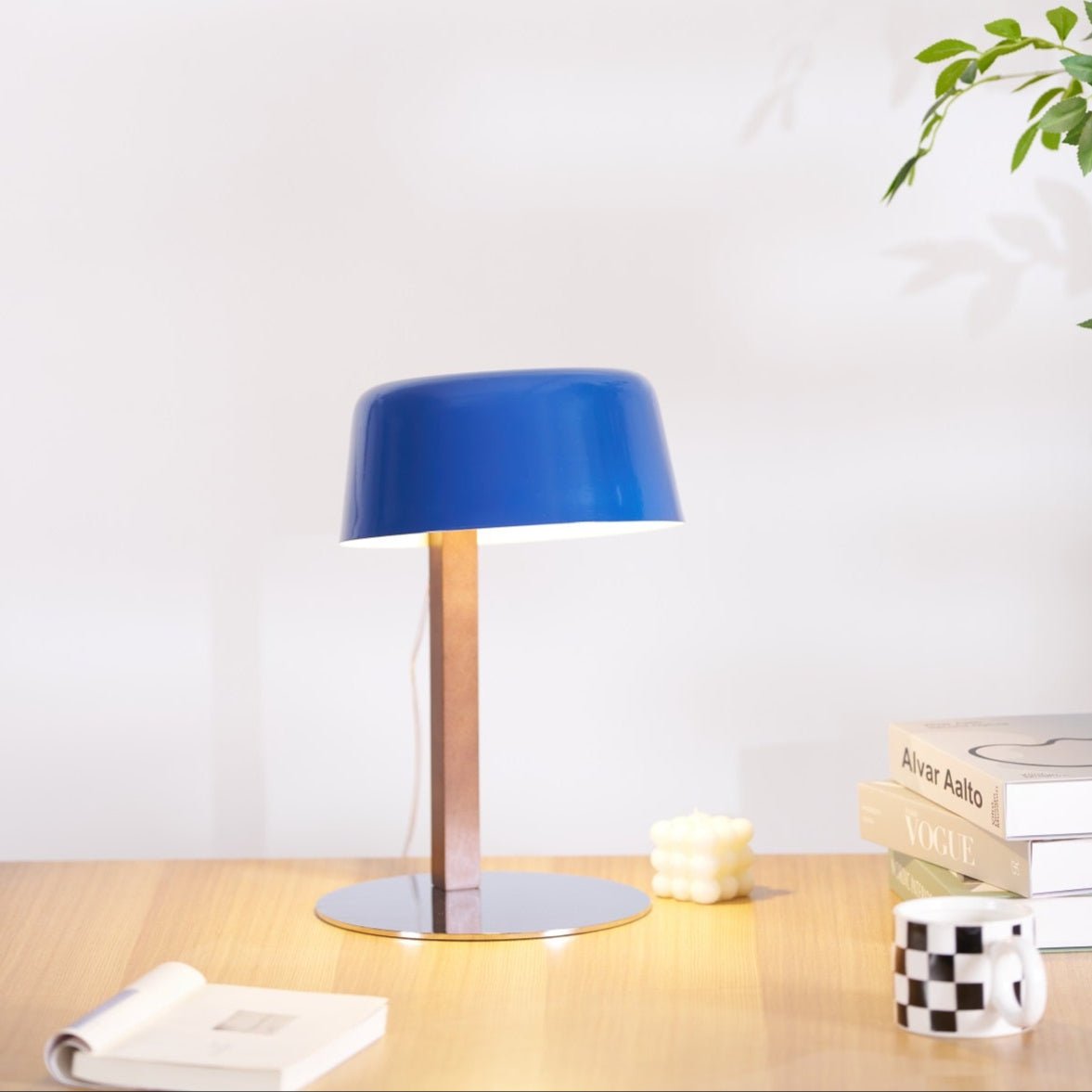 Dario Tilted Table Lamp