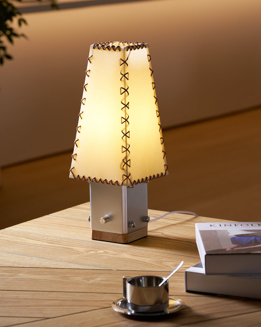 Estela Table Lamp