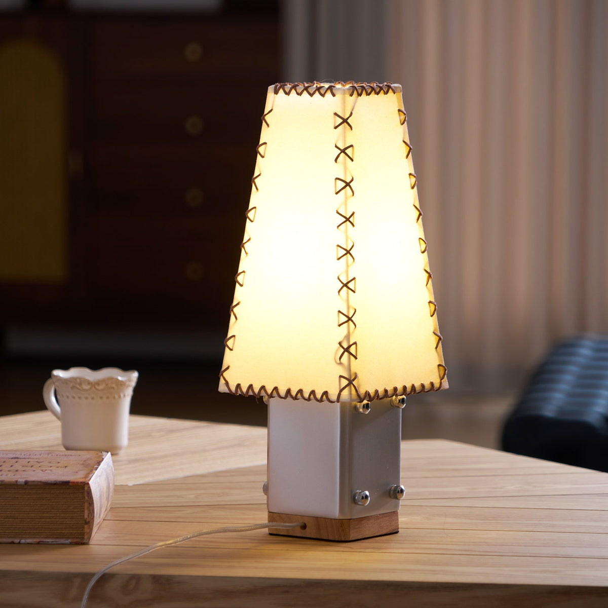 Estela Table Lamp