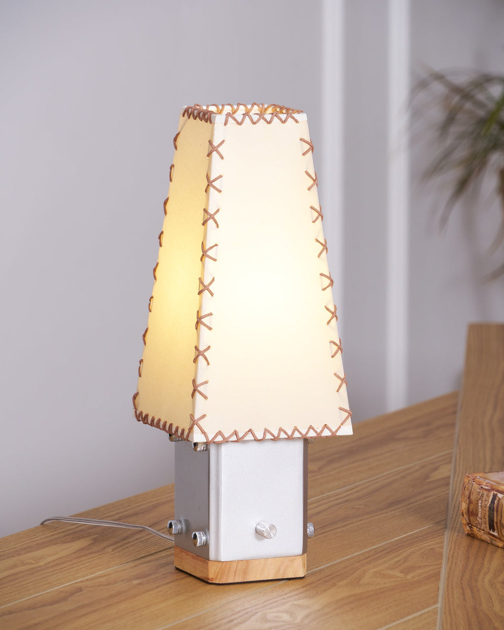 Estela Table Lamp