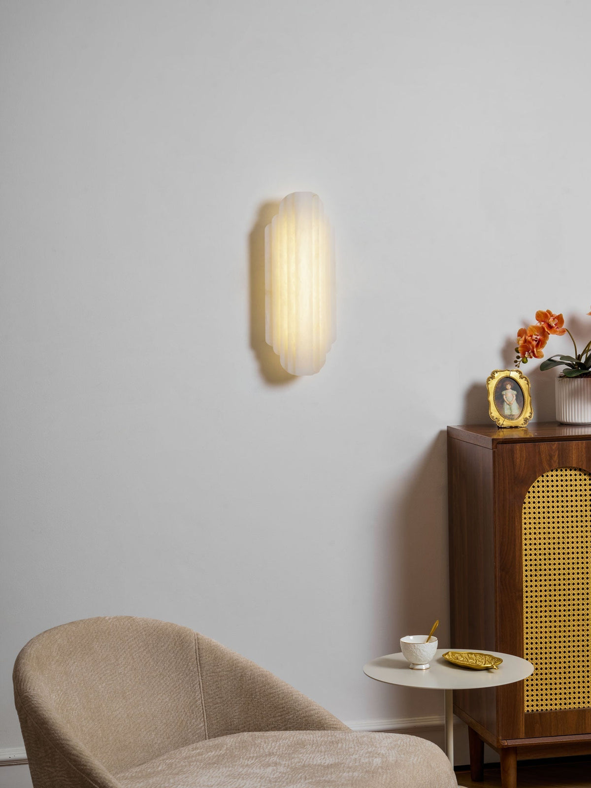 Estelle Alabaster Wall Sconce 1001 Wall lamp