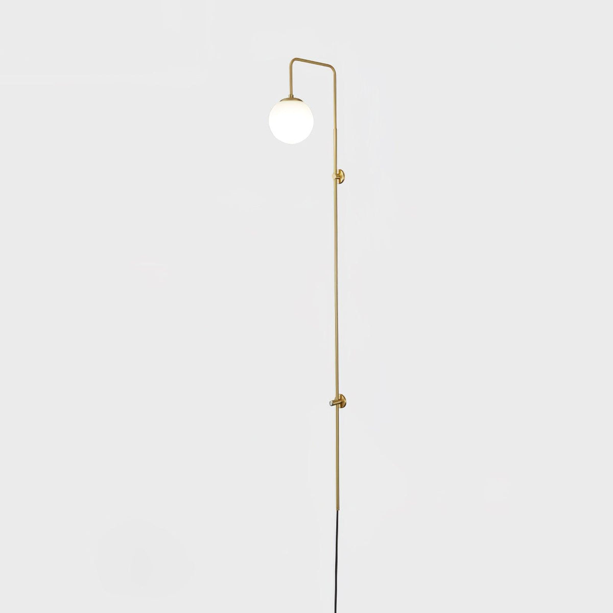 Globe Brass Wall Sconce ∅ 5.9″ x H 63.9″ / Dia 15cm x H 160cm / Gold & White Wall lamp