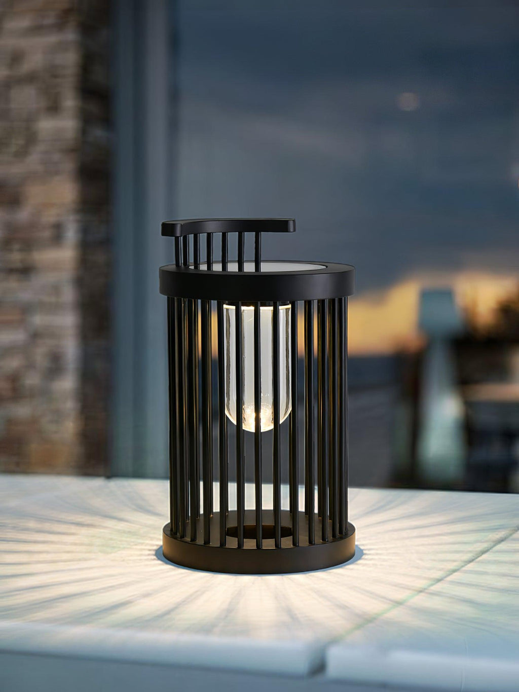 Hurricane Ruhlmann Outdoor Light ∅ 11.8″ x H 20.5″ / Dia 30cm x H 52cm / Black / Solar power storage Table lamp