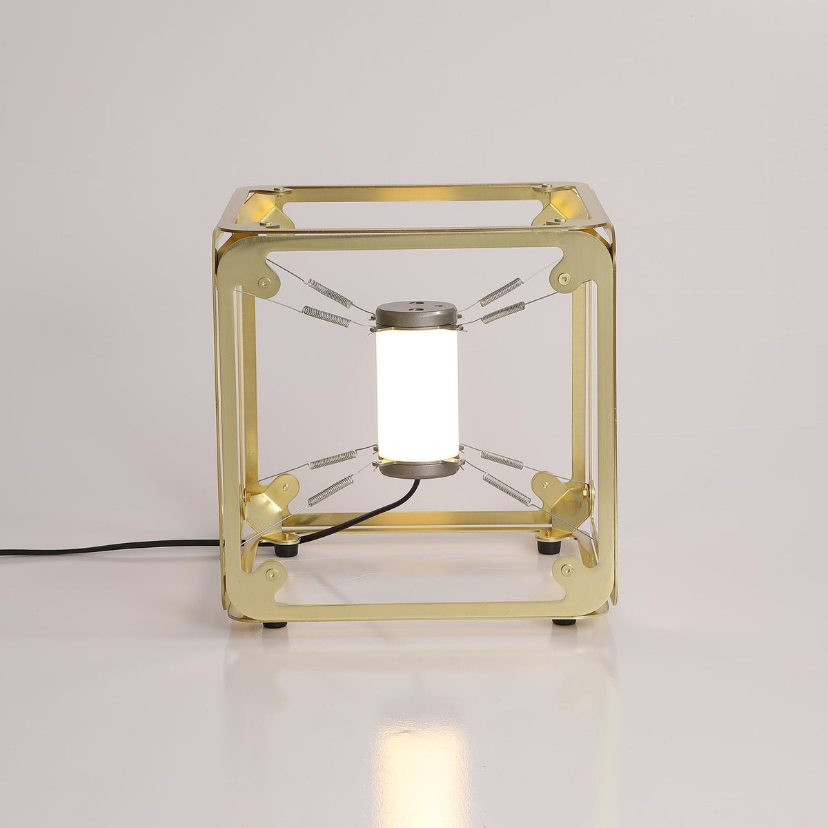 Hyperqube Table Lamp L 9.3″ x W 9.3″ x H 9.5″ / Warm Light / US Plug Table lamp