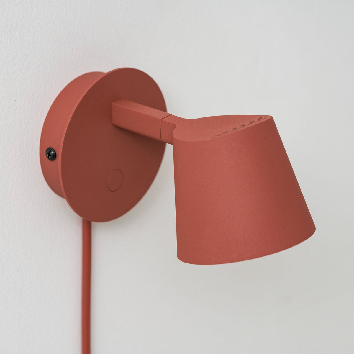 Tip Plug-In Wall Lamp