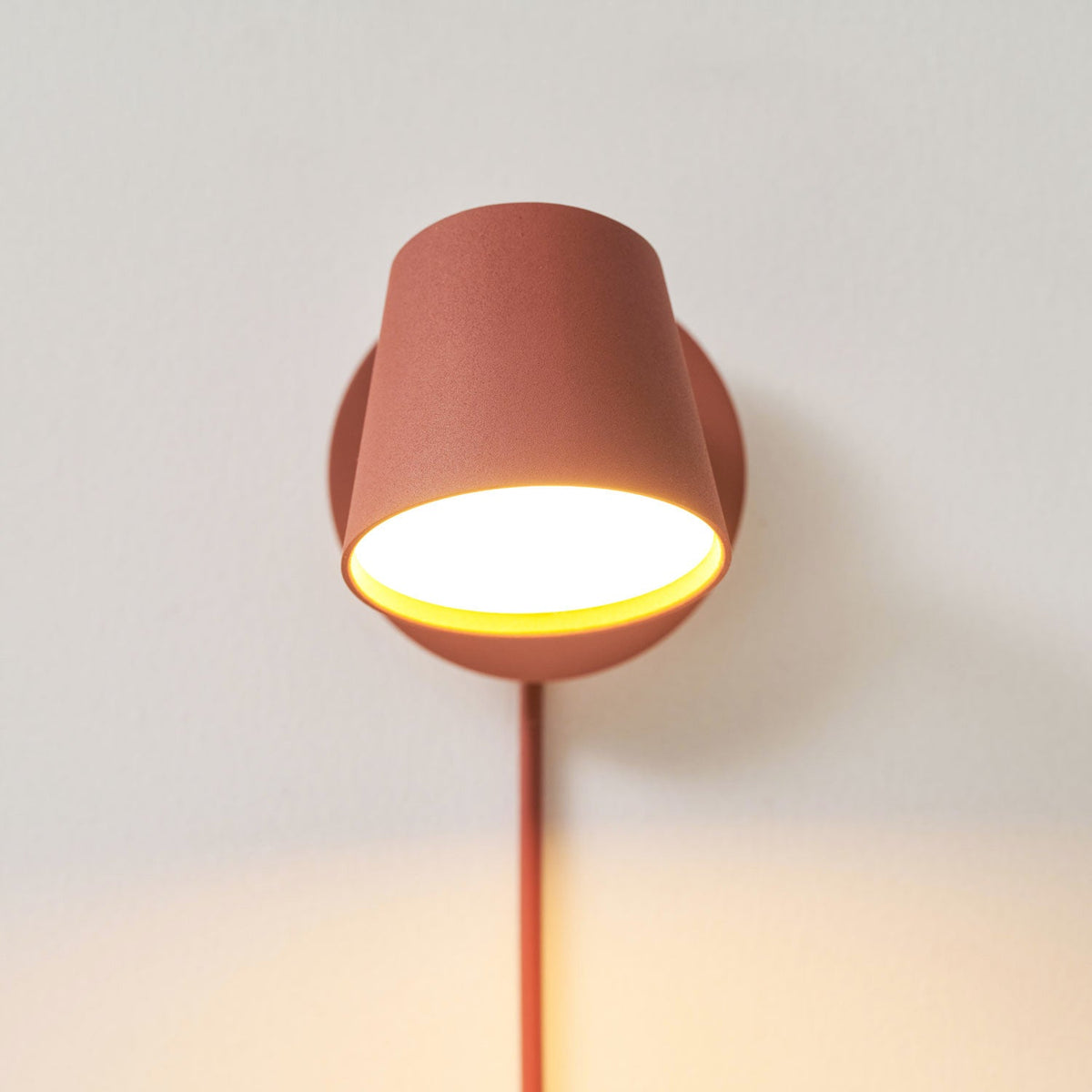 Tip Plug-In Wall Lamp