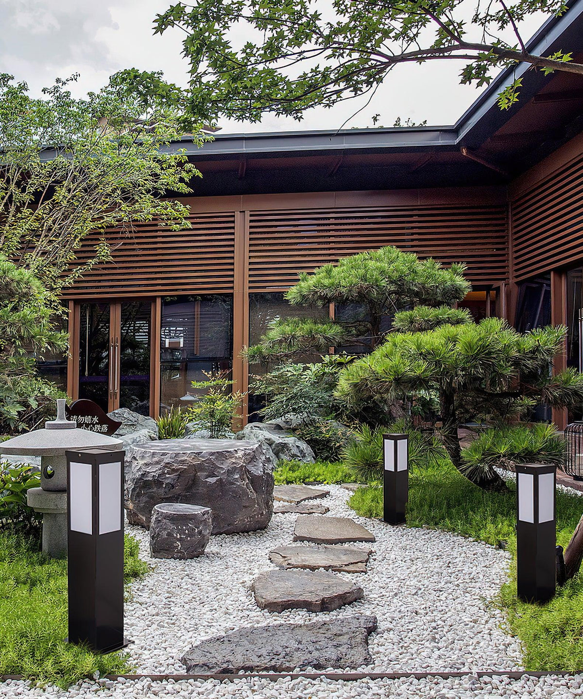 Lantern Column Solar Bollard Light