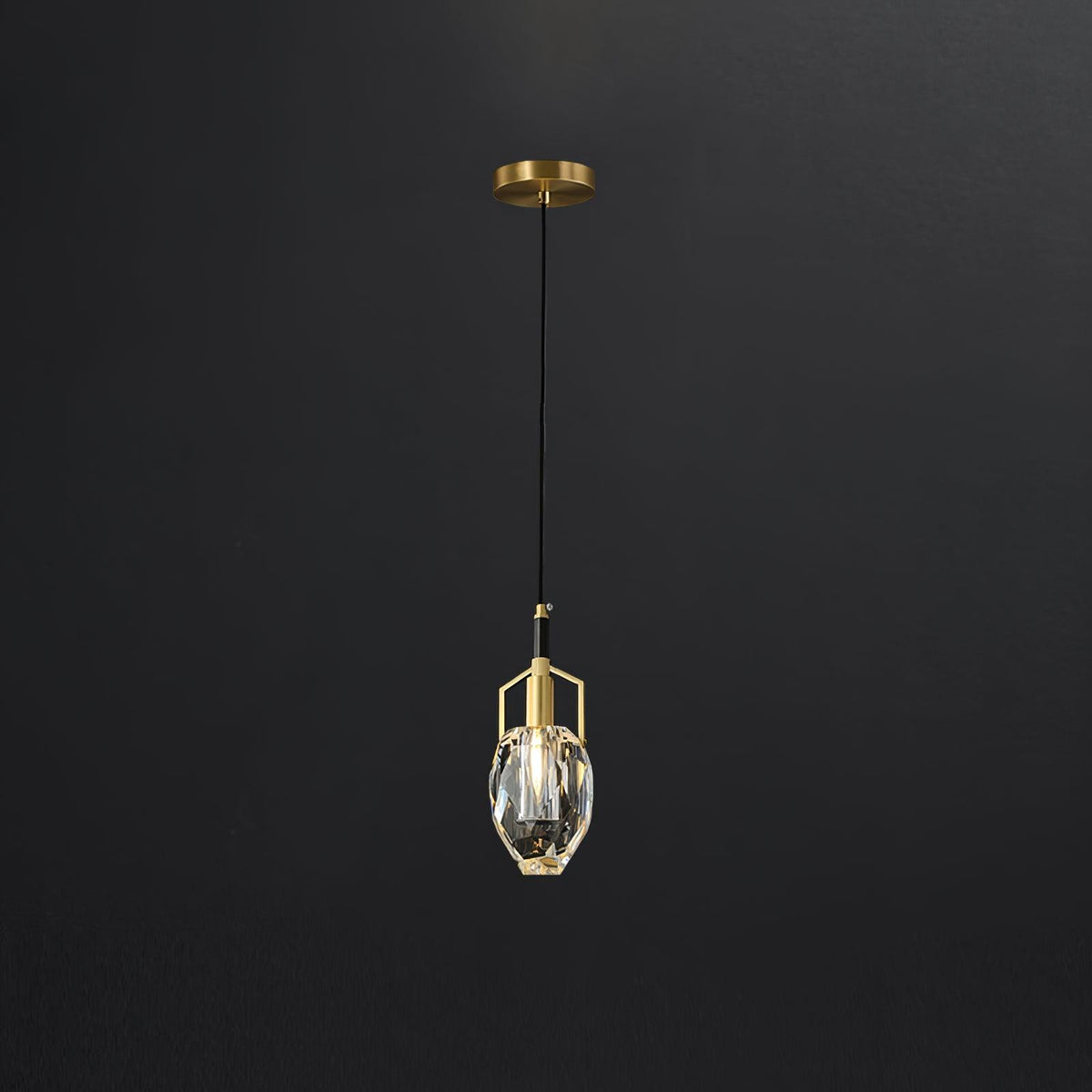 Lavilla Pendant Lamp ? 4.7″ x H 10.6″ / Dia 12cm x H 27cm / Brass + Clear Pendant light