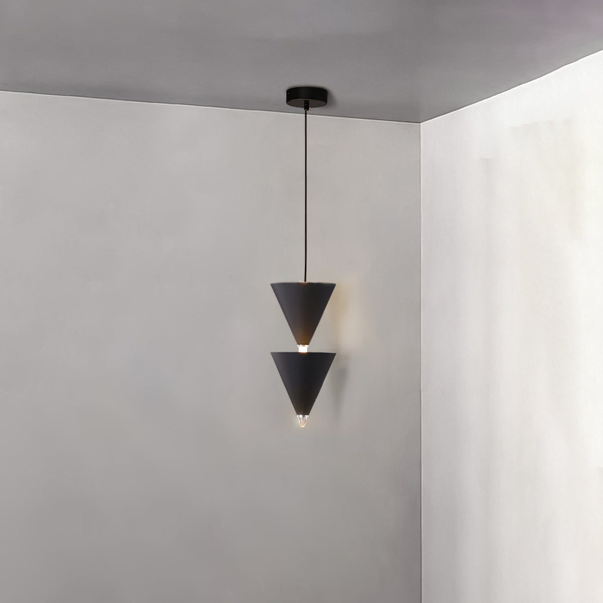 Legato Pendant Light 2 heads ∅ 6.7″ x H 13.8″ / 17cm x H 35 cm / Black / Warm Light Pendant light
