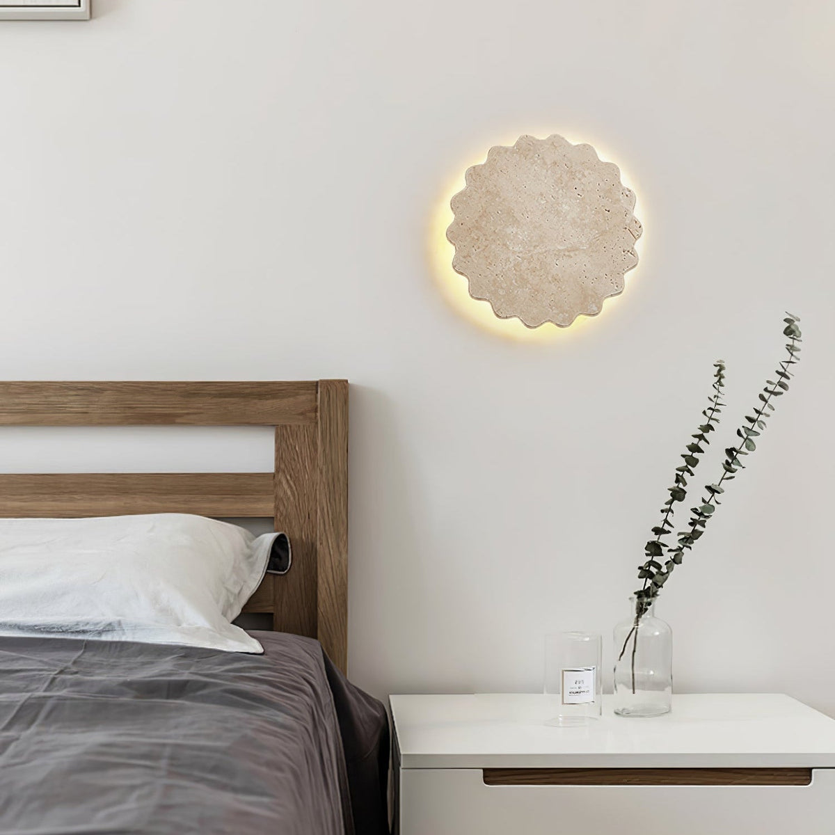 Luna Scallop Wall Lamp