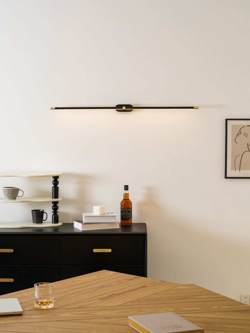 Minimalist Linear Rechargeable Wall Lamp