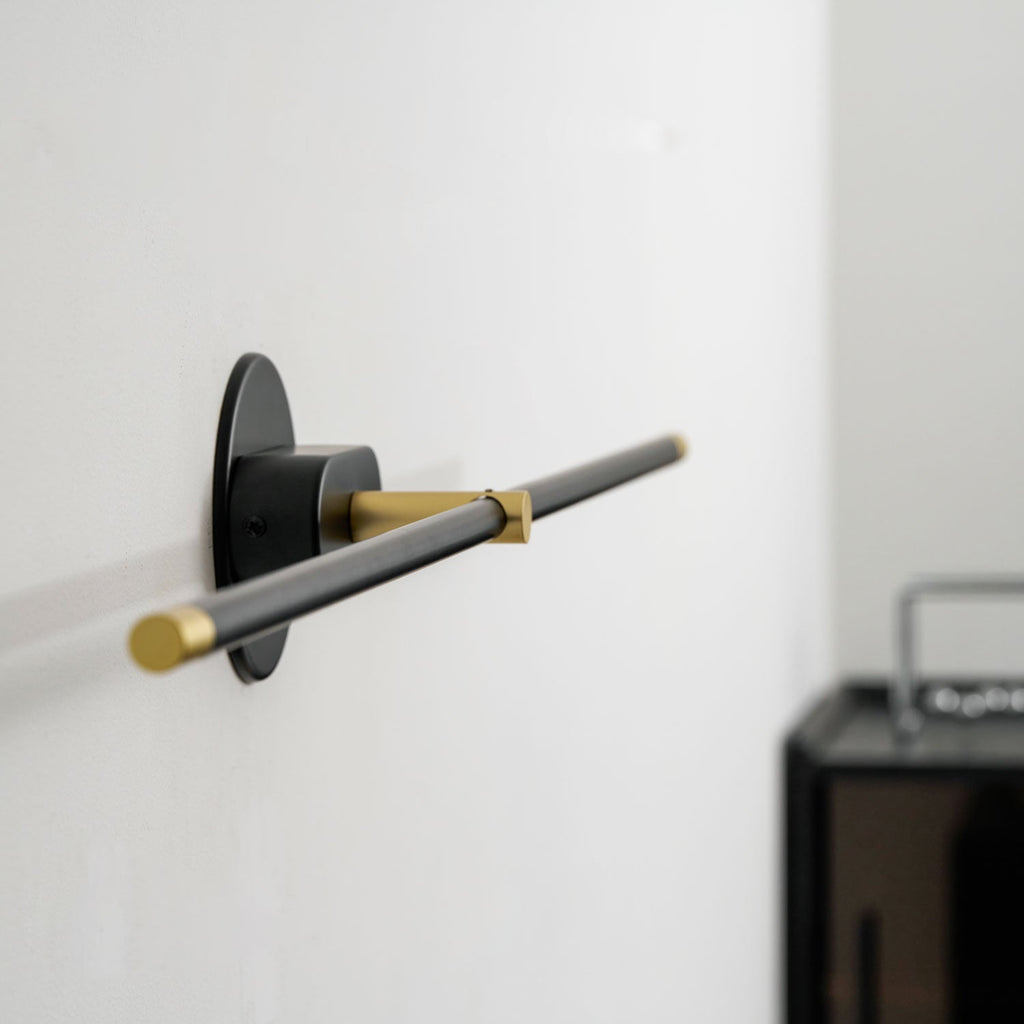 Minimalist Linear Wall Lamp
