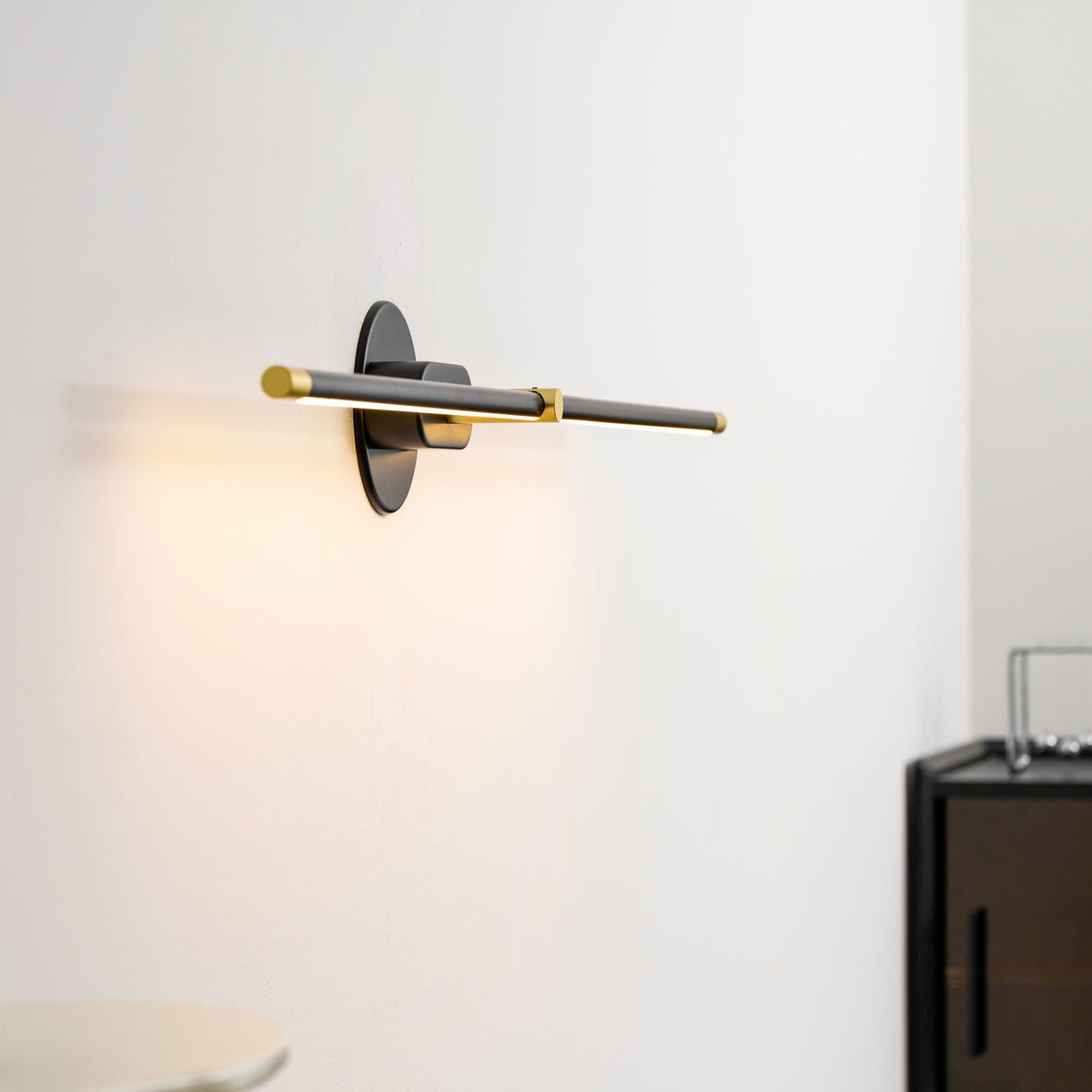 Minimalist Linear Wall Lamp