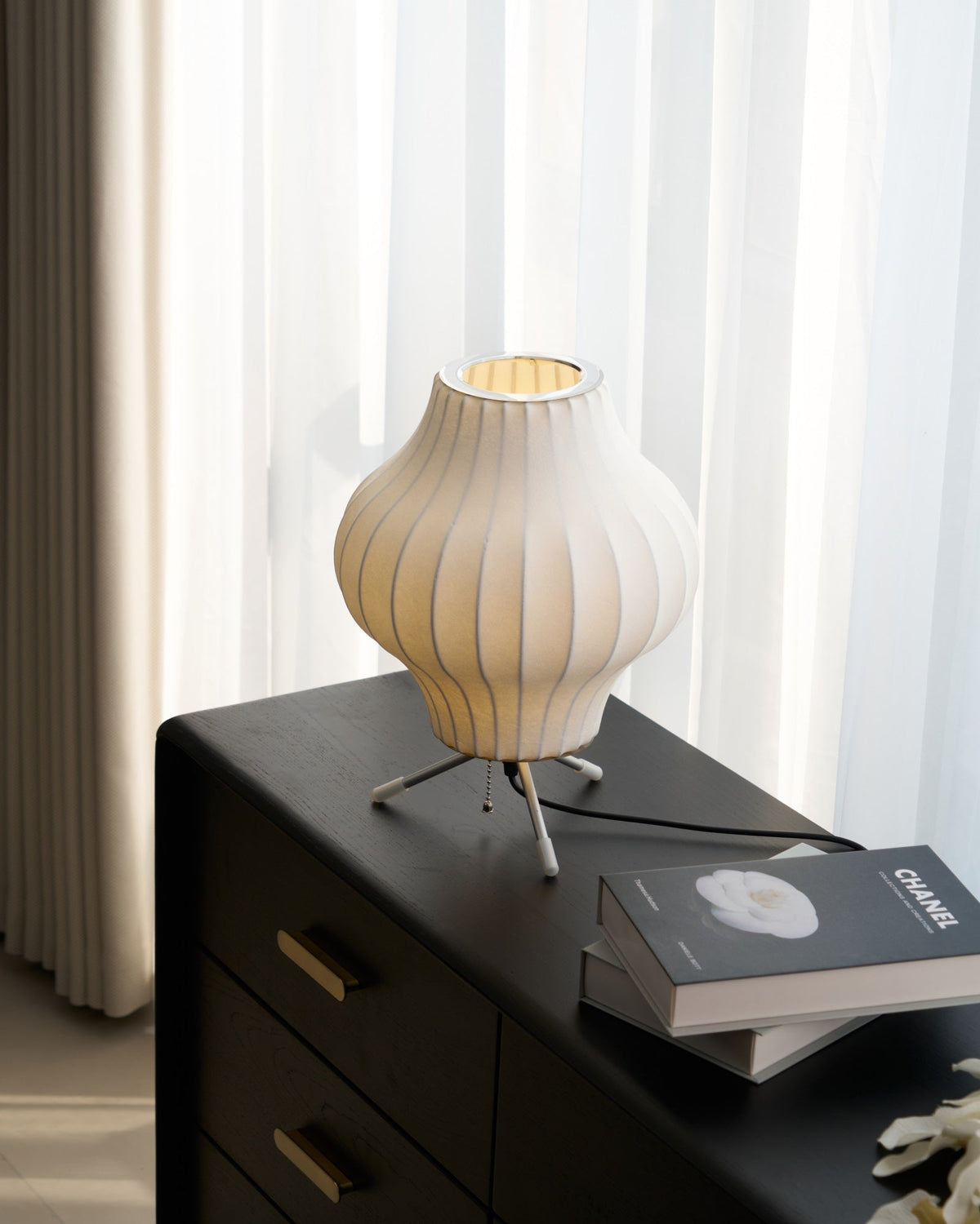 Tripod Bubble Table Lamp