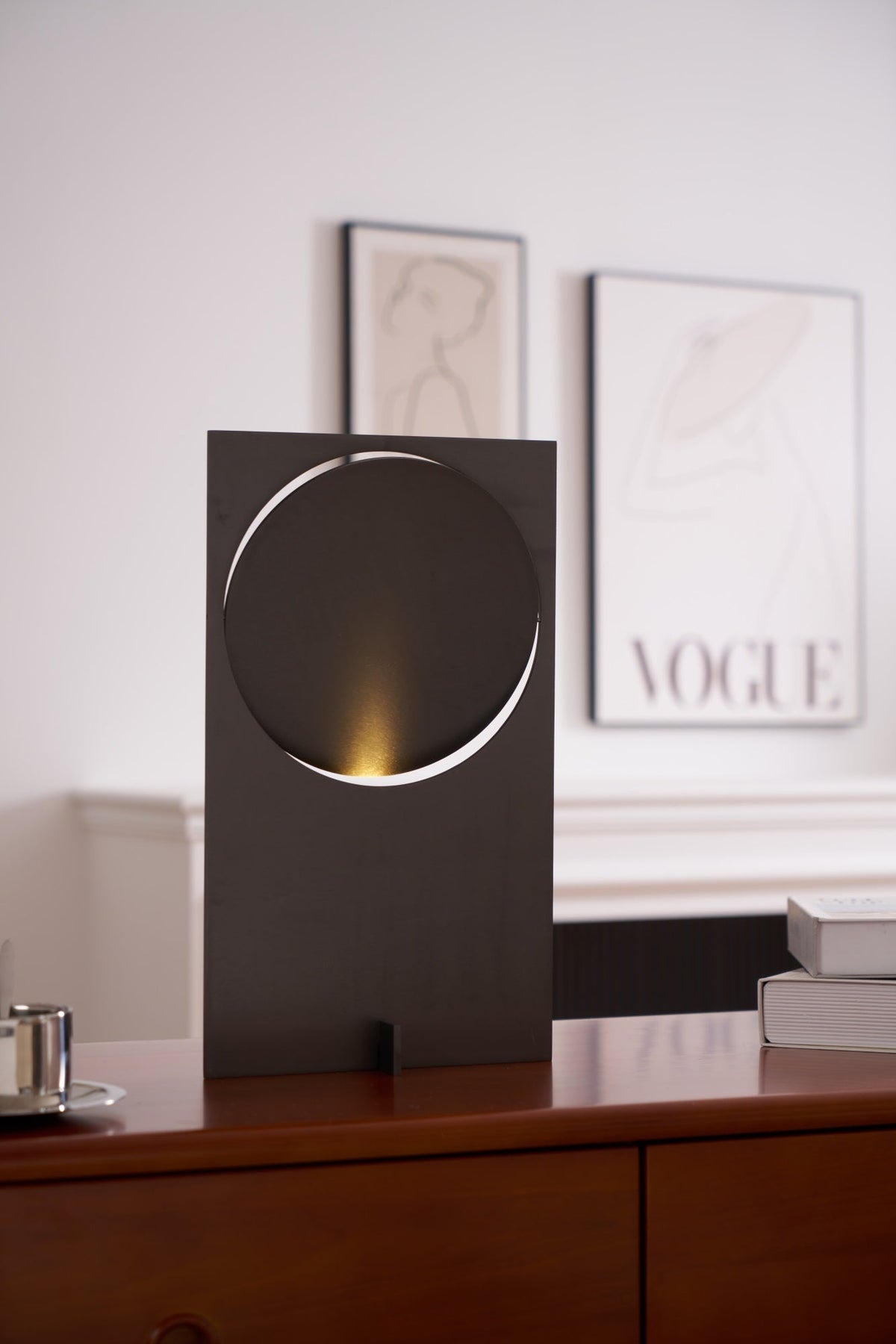 Axis Rotating Disc Table Lamp