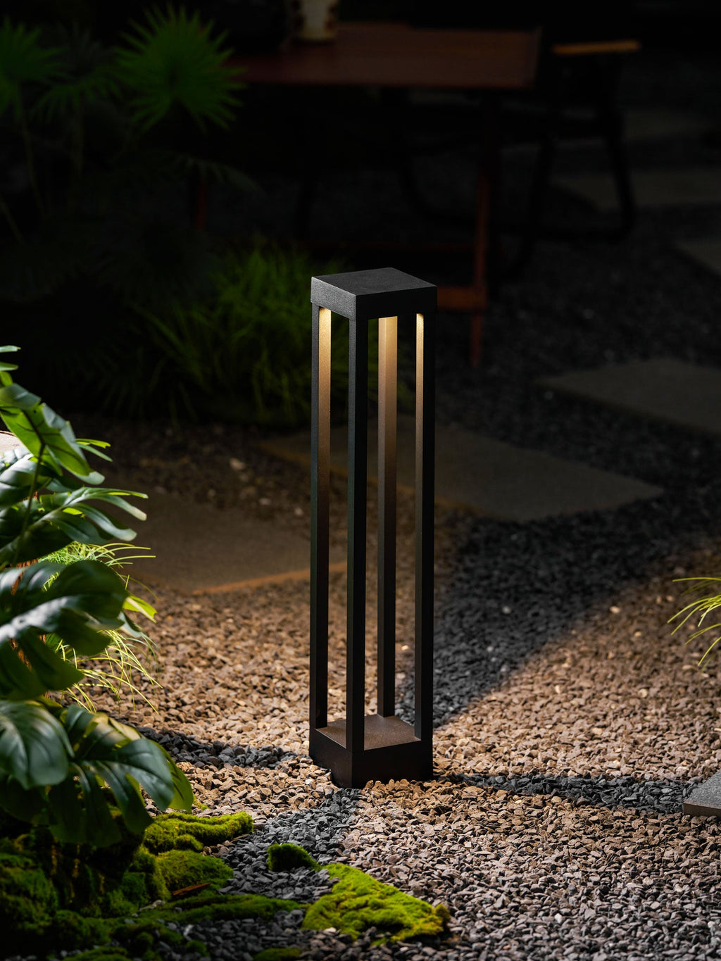 Obsidian Post Outdoor Light