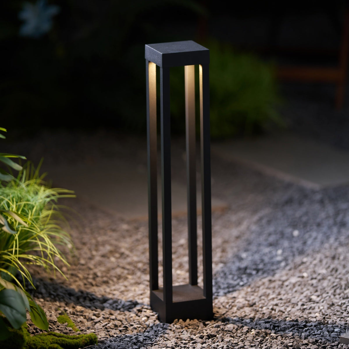 Obsidian Post Outdoor Light