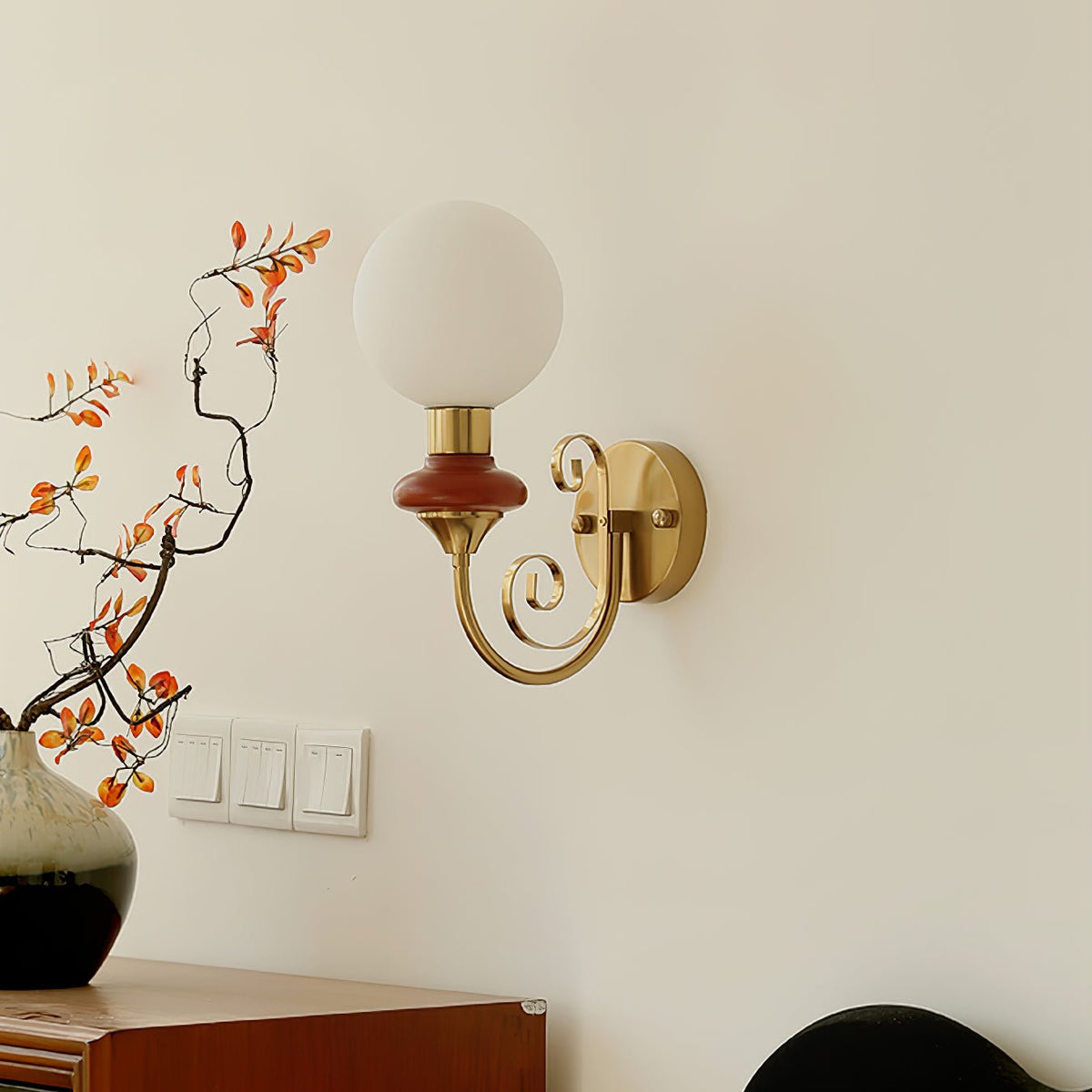 Onyx Plug-in Wall Lamp