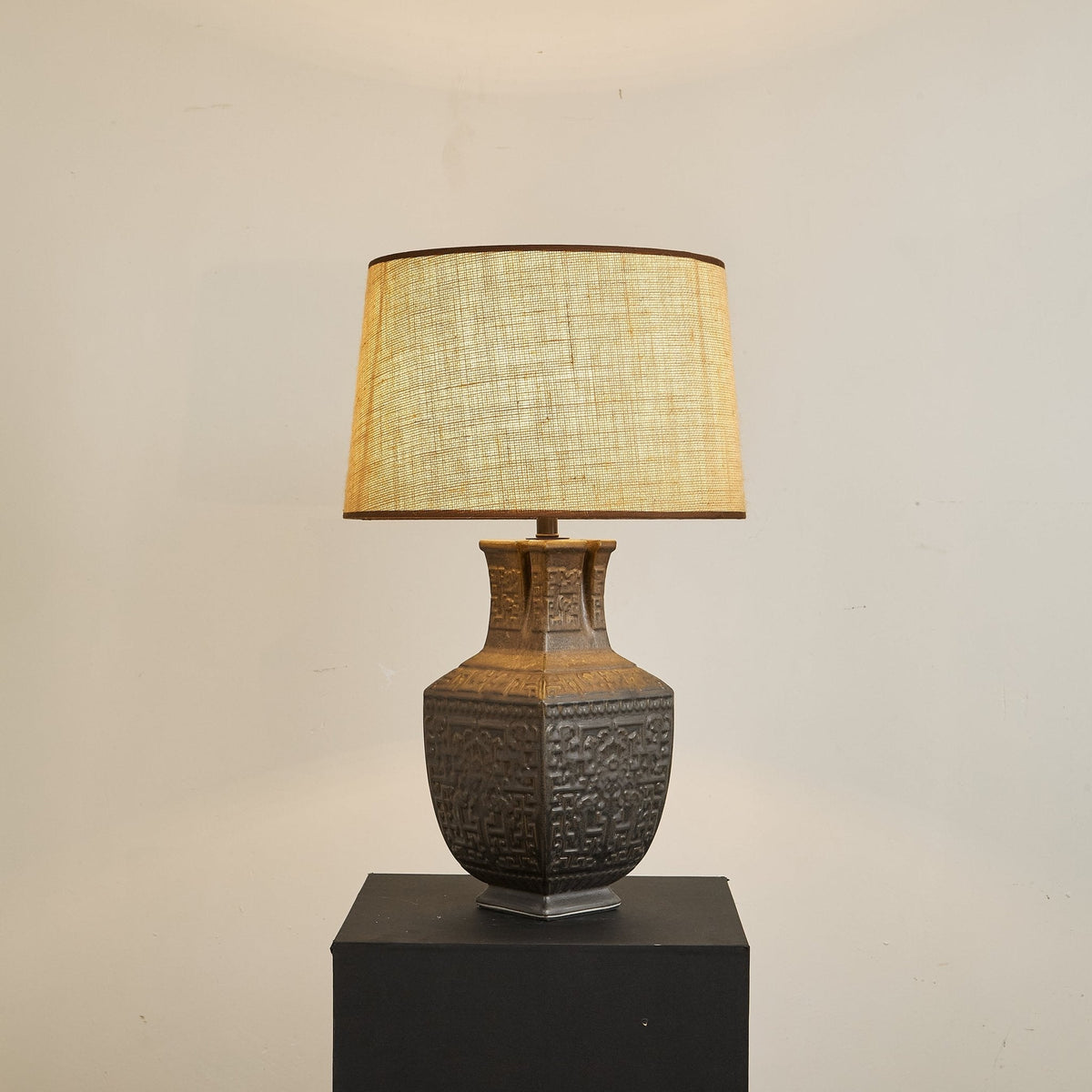 Orendi Table Lamp