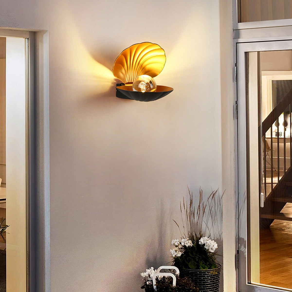 Pearl Clam Wall Light